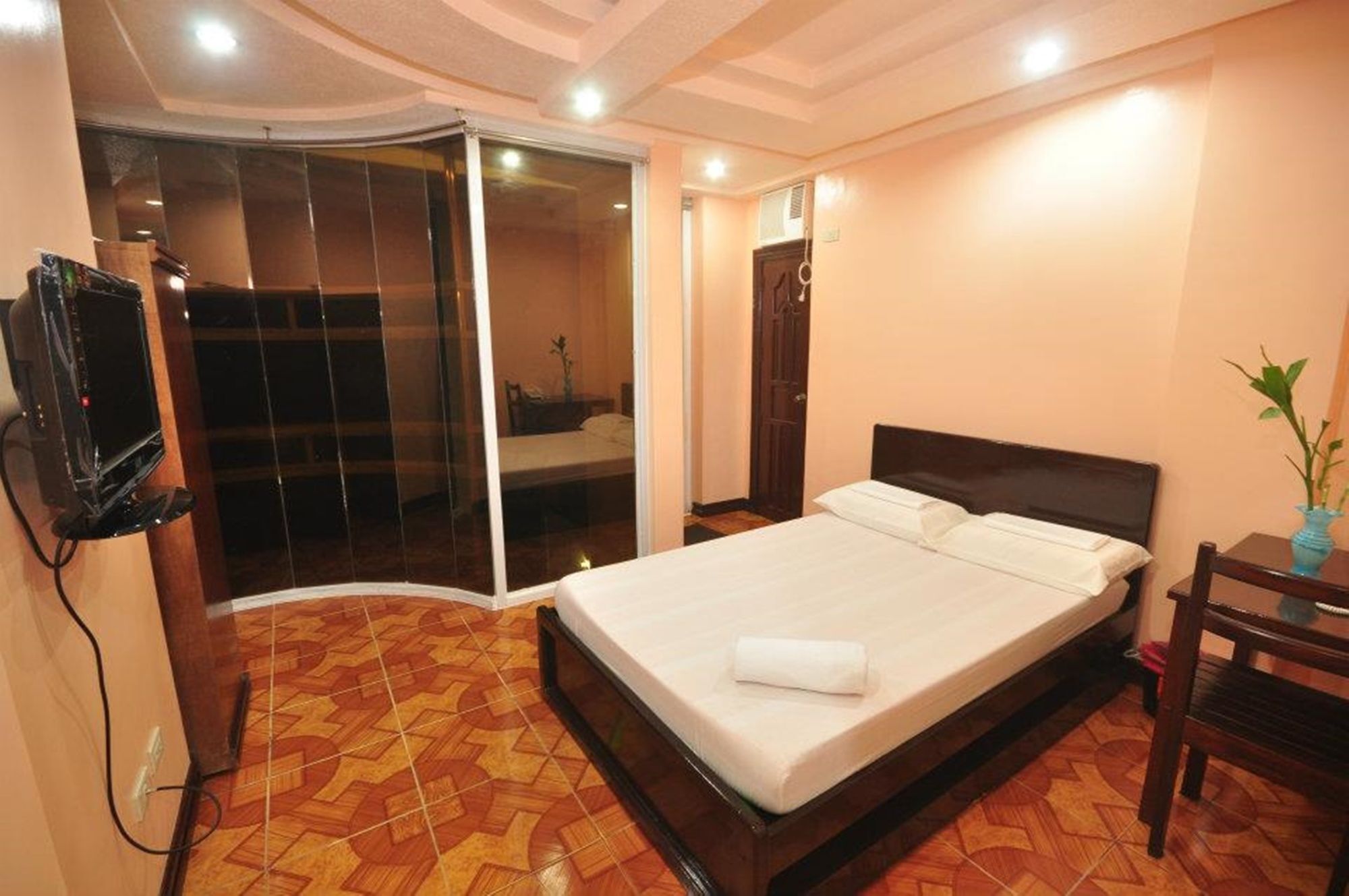 Oyo 573 Voyagers Palace Puerto Princesa Eksteriør bilde