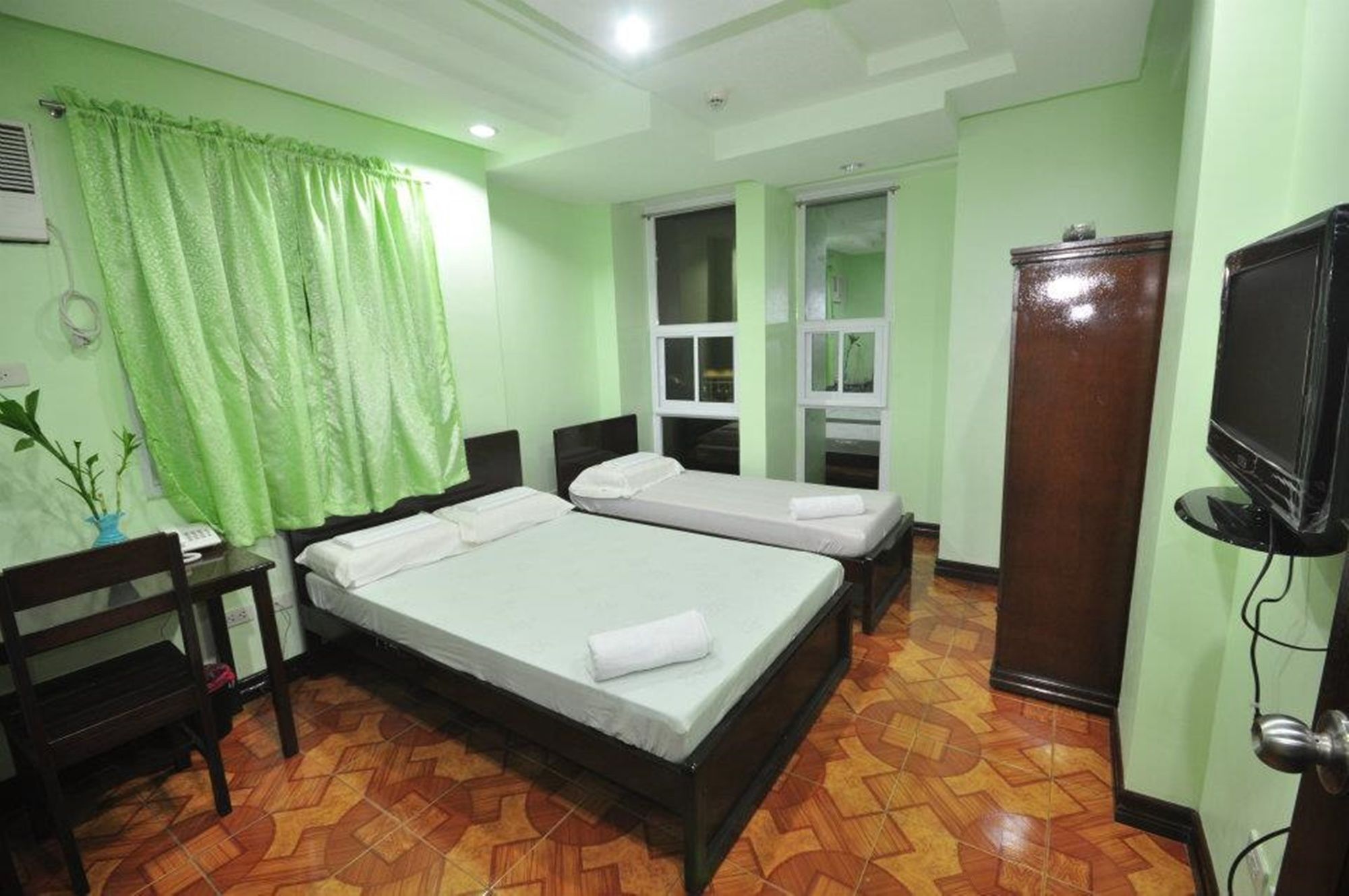 Oyo 573 Voyagers Palace Puerto Princesa Eksteriør bilde